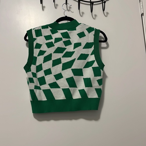 V-next sweater - Picture 2 of 2